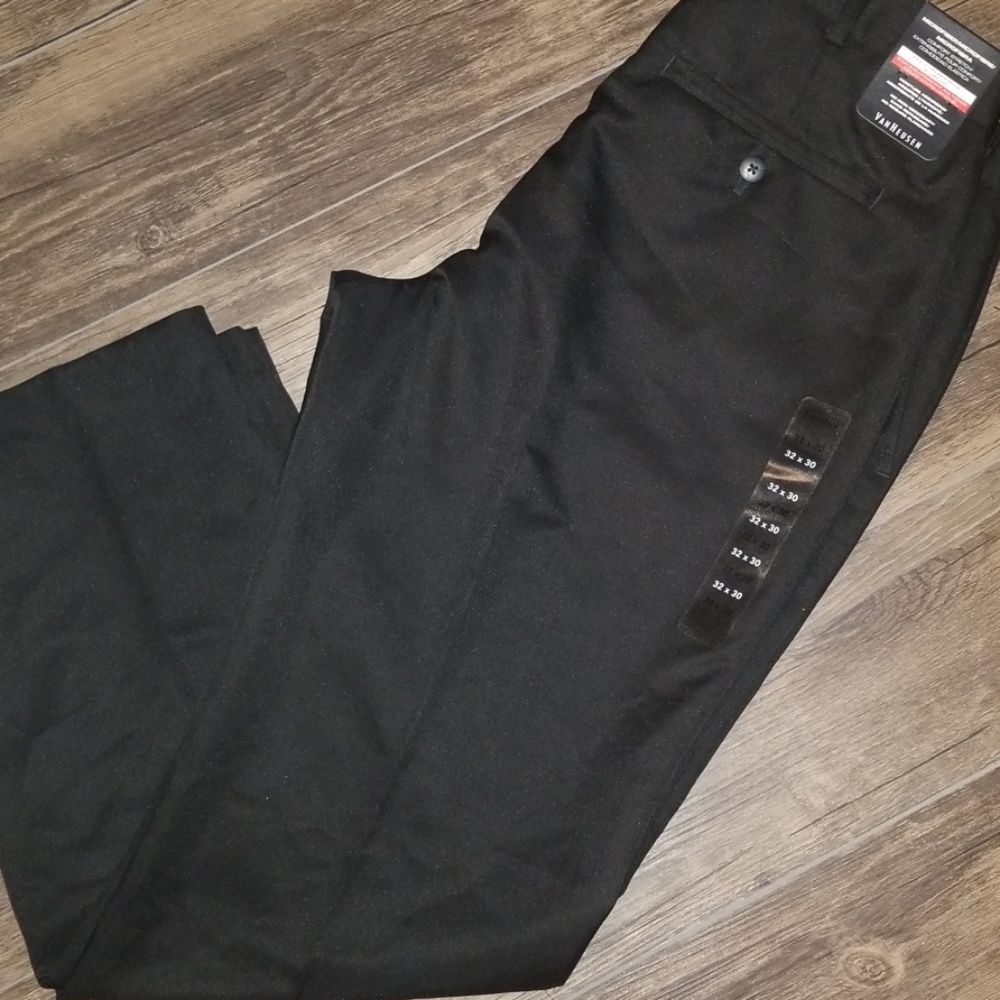 Mens 32 30 black dress pants Van Heusen